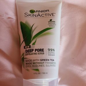 Garnier pore scrub